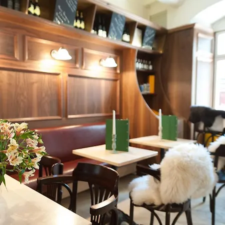 酒店 恩格尔林道尔啤酒和葡萄酒酒吧酒店 3*